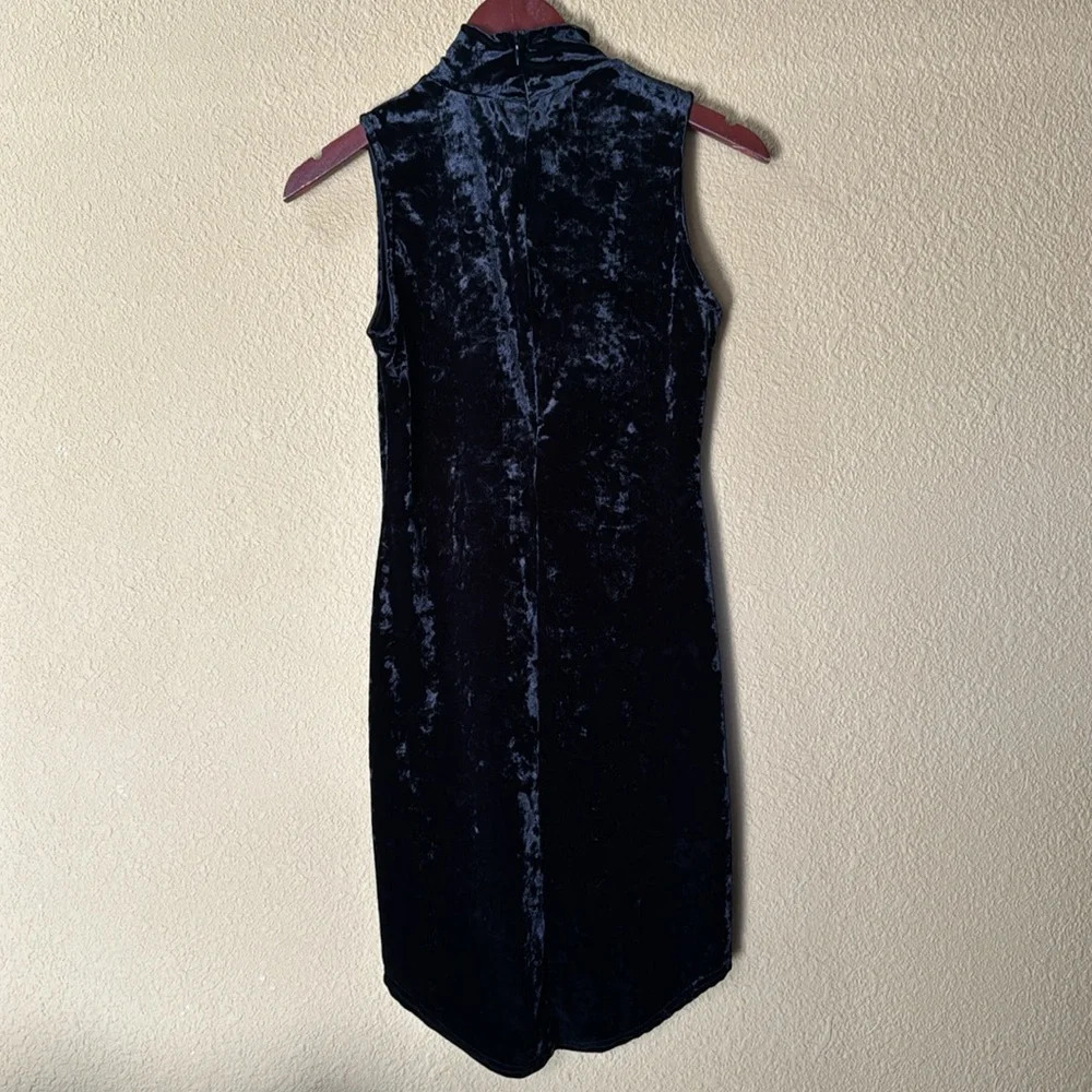 MISSGUIDED Crushed Velvet Choker Detail Bodycon Dress Black. M - Picture 6 of 11